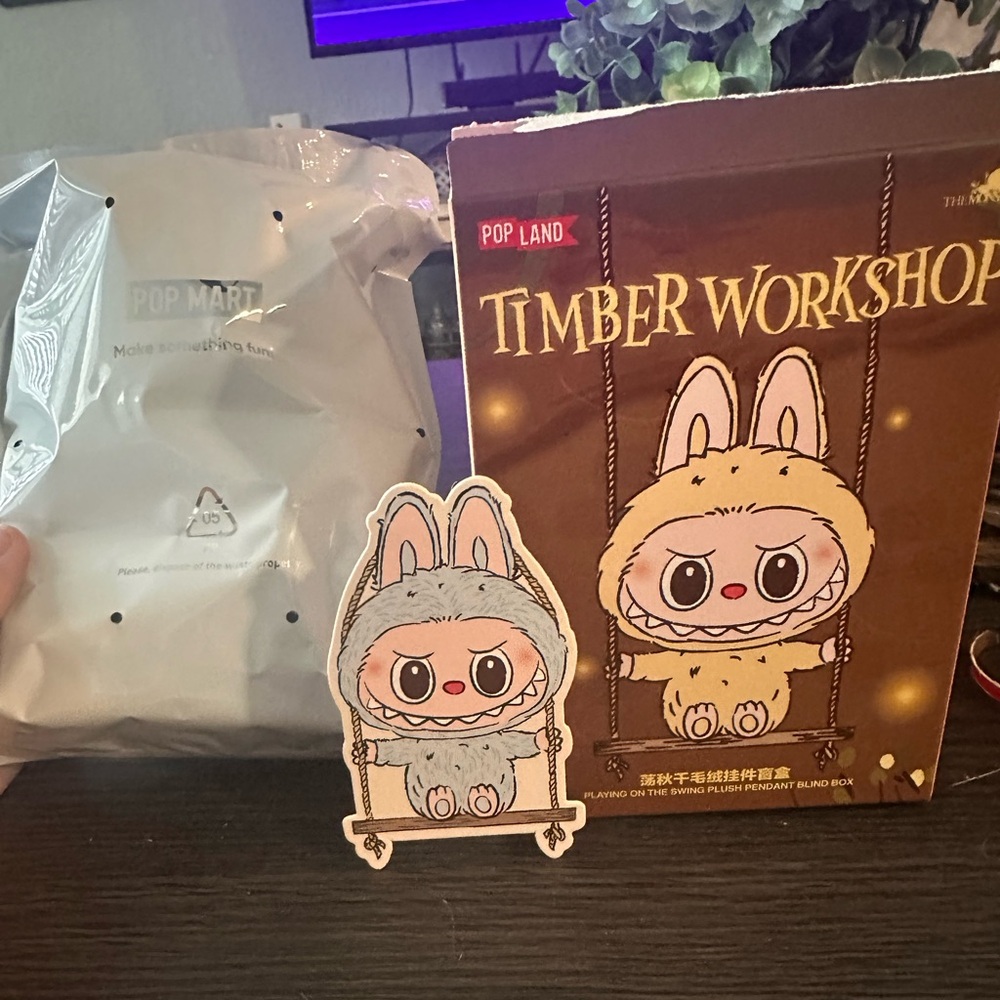 LABUBU * Pop Land Timber Workshop Figure - BLUE